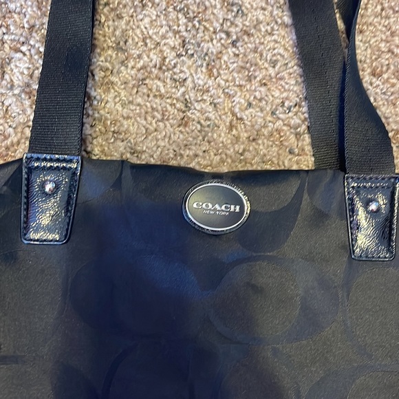 Coach weekender bag w/cosmetic bag - Picture 2 of 5